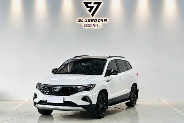 Jetta 捷达VS5, 2025 г., чёрный, 39 800 км Jetta 捷达VS7, 2022 г., белый, 60 000 км