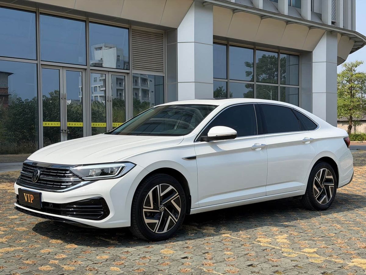Volkswagen Sagitar, 2024 г., белый, 49 000 км Volkswagen Sagitar 2023 300TSI DSG комплектация «Чаоюэ»