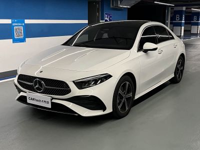 Mercedes-Benz A-Class, 2024 г., красный / фиолетовый, 28 000 км Mercedes-Benz A级 2025 обновлённая версия A 200 L комплектация «Стиль»
