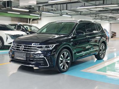 Volkswagen Tiguan L, 2024 г., синий, 5 500 км Volkswagen Tiguan L 2024 исполнение «Чучжун» 330TSI автомат одна ведущая ось R-Line Лунъяо версия