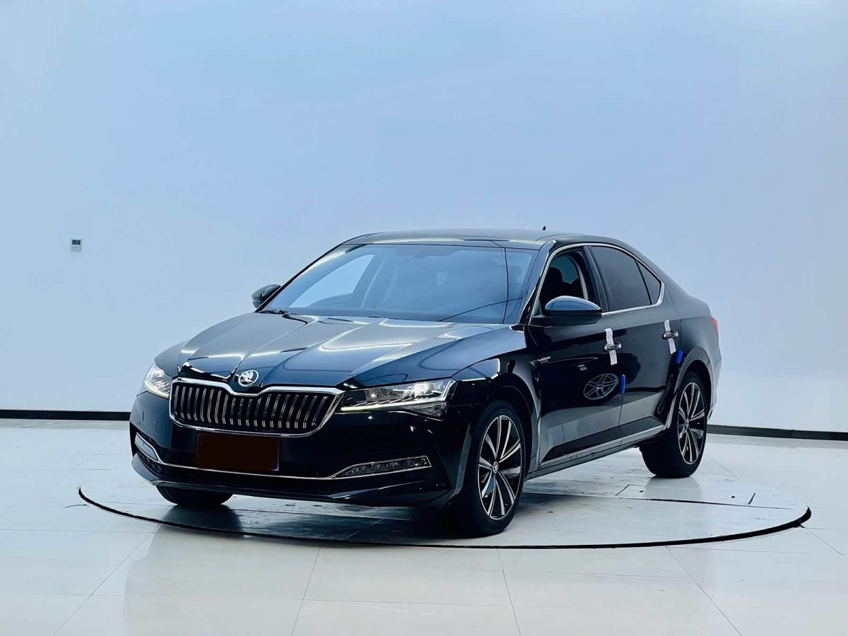 Skoda Superb, 2024 г., чёрный, 31 000 км Skoda 速派, 2024 г., чёрный, 31 000 км
