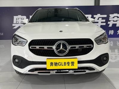 Mercedes-Benz GLA, 2021 г., красный / фиолетовый, 65 000 км Mercedes-Benz 奔驰GLA, 2022 г., белый, 20 000 км