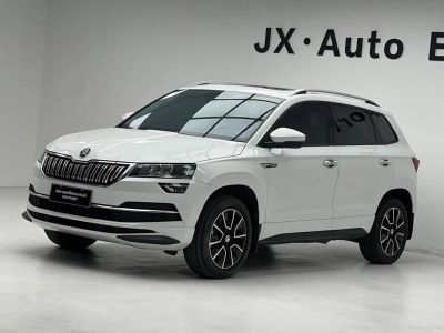 Skoda Karoq, 2022 г., шампань / коричневый, 34 000 км Skoda 柯珞克, 2023 г., белый, 16 000 км