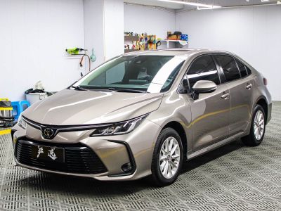 Toyota Corolla, 2022 г., чёрный, 23 000 км Toyota Corolla, 2022 г., шампань / коричневый, 63 000 км