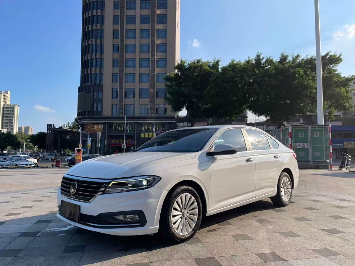 Volkswagen Lavida, 2022 г., белый, 70 000 км Volkswagen Lavida 2021 1.5L Автомат Комфорт