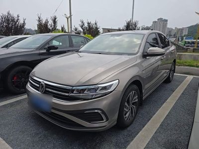 Volkswagen Bora, 2025 г., белый, 14 000 км Volkswagen Bora 2025 200TSI DSG комплектация «Юэсин Навигация»