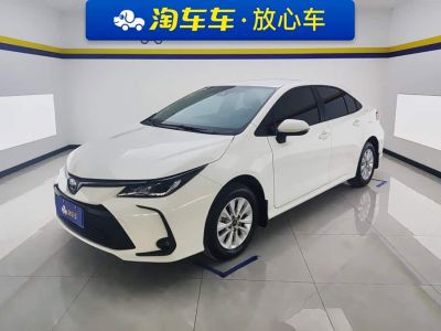 Toyota Corolla, 2022 г., чёрный, 23 000 км Toyota Corolla, 2023 г., белый, 19 000 км
