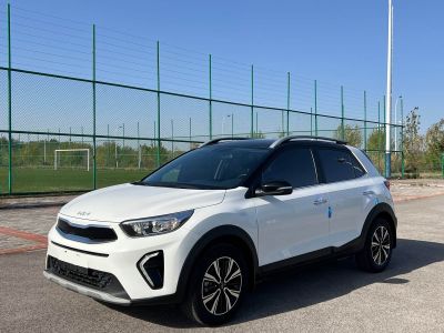 Kia KX3傲跑, 2021 г., белый, 35 400 км Kia 奕跑, 2024 г., белый, 28 000 км