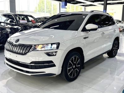 Skoda Karoq, 2022 г., шампань / коричневый, 34 000 км Skoda 柯珞克, 2023 г., белый, 22 000 км