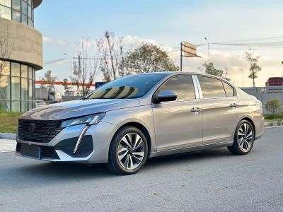 Peugeot 408, 2022 г., серебристый / серый, 50 000 км Peugeot 标致408, 2023 г., серебристый / серый, 22 000 км
