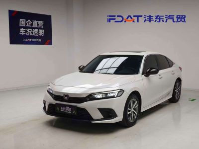 Honda Civic, 2023 г., чёрный, 55 000 км Honda Civic, 2024 г., белый, 11 600 км