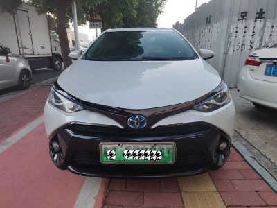 Toyota 威驰FS, 2023 г., белый, 46 500 км Toyota 雷凌双擎E+, 2022 г., белый, 75 000 км