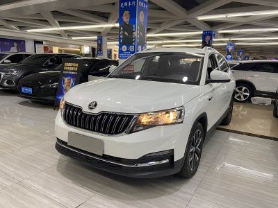 Skoda Kamiq, 2022 г., жёлтый / оранжевый, 25 800 км Skoda 柯米克, 2023 г., белый, 12 000 км