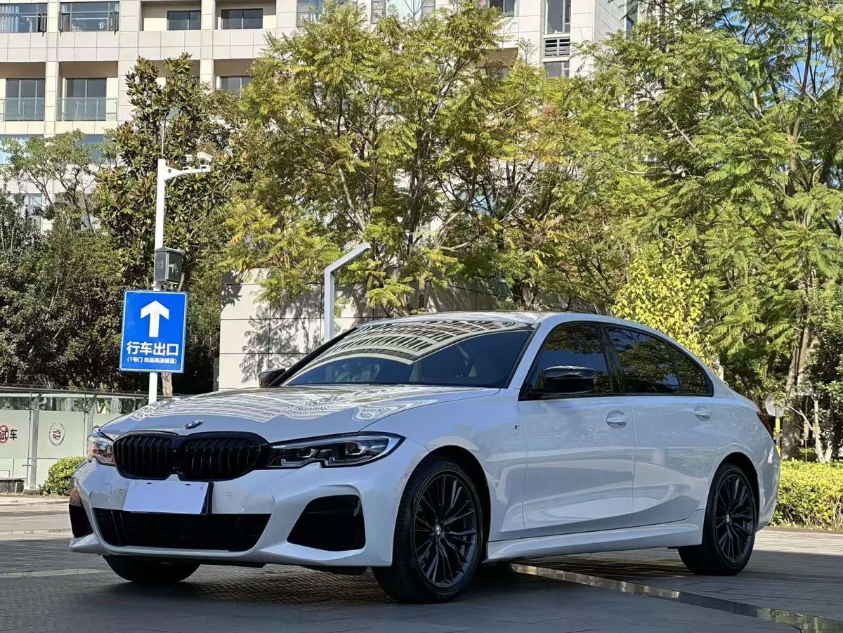 BMW 3 серия, 2021 г., белый, 52 000 км BMW 3 серия 2021 325Li пакет M Sport, исполнение «Ночь»