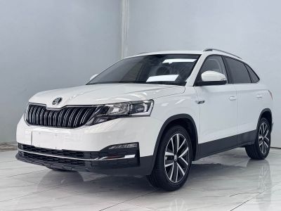 Skoda Kamiq, 2022 г., жёлтый / оранжевый, 25 800 км Skoda 柯米克, 2023 г., белый, 12 000 км