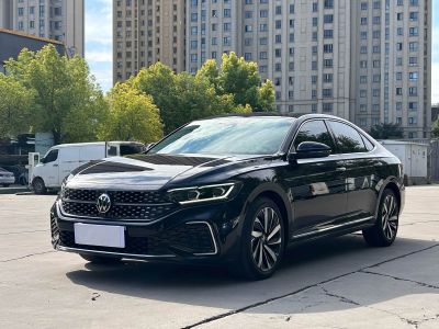 Volkswagen Passat, 2022 г., чёрный, 52 000 км Volkswagen Passat 2022 330TSI исполнение «Звёздное небо» Люкс