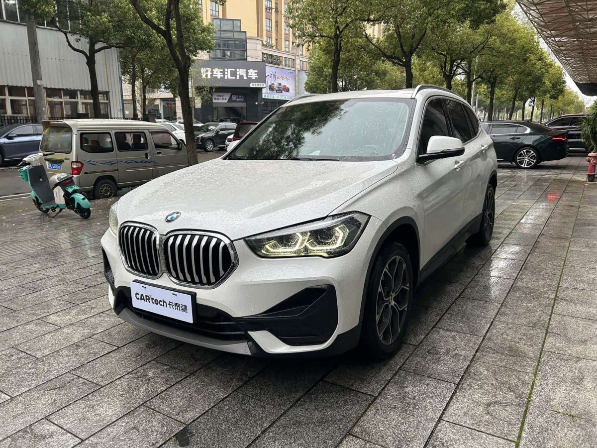 BMW X1, 2022 г., белый, 49 000 км BMW X1 2022 sDrive25Li комплектация «Лидер»