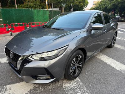Nissan Sylphy, 2022 г., белый, 63 100 км Nissan Sylphy, 2022 г., серебристый / серый, 58 000 км