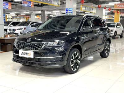 Skoda Karoq, 2022 г., белый, 34 000 км Skoda 柯珞克, 2022 г., чёрный, 19 000 км