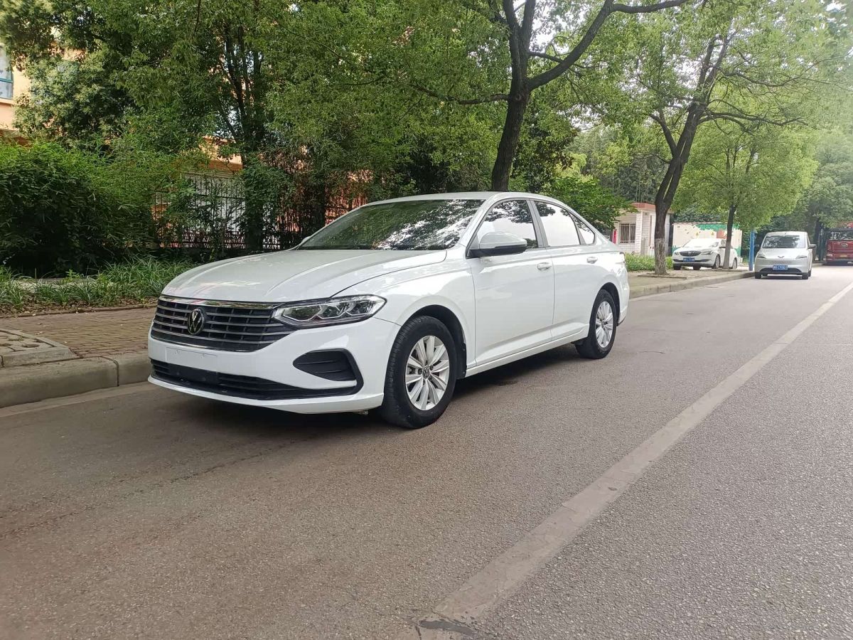 Volkswagen Lavida, 2024 г., белый, 60 000 км Volkswagen Lavida 2024 1.5L автомат Дэи версия