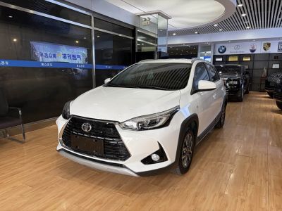 Toyota Yaris L (Чжисюань), 2022 г., красный / фиолетовый, 29 200 км Toyota Yaris L (Чжисюань), 2023 г., белый, 17 000 км