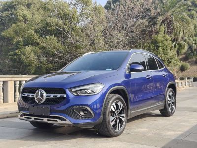 Mercedes-Benz GLA, 2021 г., красный / фиолетовый, 65 000 км Mercedes-Benz 奔驰GLA, 2021 г., синий, 70 000 км