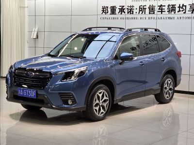 Subaru 森林人, 2021 г., белый, 40 000 км Subaru 森林人, 2023 г., синий, 16 000 км