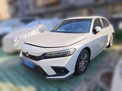 Honda Civic, 2023 г., чёрный, 55 000 км Honda Civic, 2024 г., белый, 10 000 км