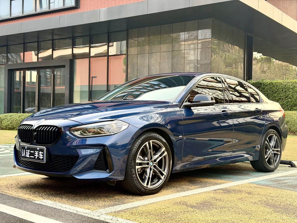 BMW 1 серия, 2021 г., синий, 65 000 км BMW 1 серия 2021 125i пакет M Sport, исполнение «Ночь»