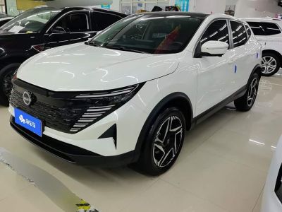Nissan Qashqai, 2024 г., синий, 6 000 км Nissan 逍客, 2025 г., белый, 30 400 км
