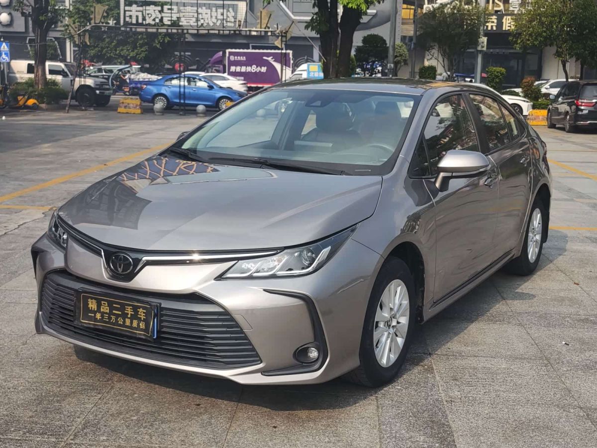 Toyota Corolla, 2021 г., серебристый / серый, 55 000 км Toyota Corolla, 2021 г., серебристый / серый, 55 000 км