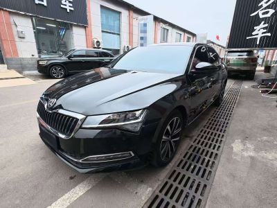Skoda Superb, 2024 г., чёрный, 8 500 км Skoda 速派, 2025 г., чёрный, 23 000 км