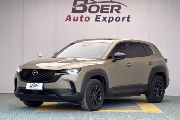 Mazda CX-30, 2021 г., синий, 33 000 км Mazda CX-50, 2023 г., шампань / коричневый, 30 000 км