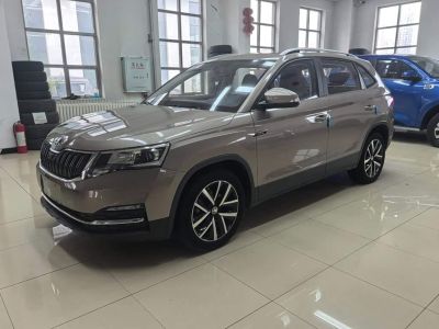 Skoda Kamiq, 2022 г., жёлтый / оранжевый, 25 800 км Skoda 柯米克, 2022 г., шампань / коричневый, 23 000 км