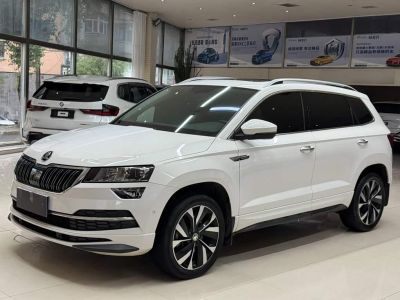 Skoda Karoq, 2022 г., шампань / коричневый, 34 000 км Skoda 柯珞克, 2023 г., белый, 26 000 км
