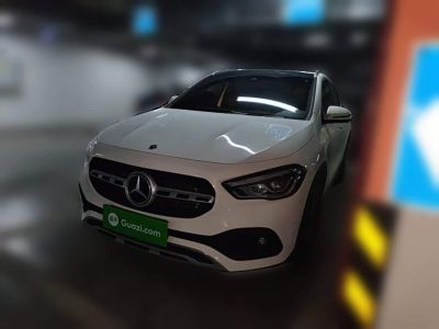 Mercedes-Benz GLA, 2021 г., красный / фиолетовый, 65 000 км Mercedes-Benz 奔驰GLA, 2022 г., белый, 32 800 км