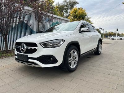 Mercedes-Benz GLA, 2021 г., красный / фиолетовый, 65 000 км Mercedes-Benz 奔驰GLA, 2022 г., белый, 26 000 км