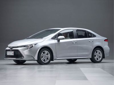 Toyota Levin, 2022 г., жёлтый / оранжевый, 55 000 км Toyota Levin, 2022 г., серебристый / серый, 29 000 км