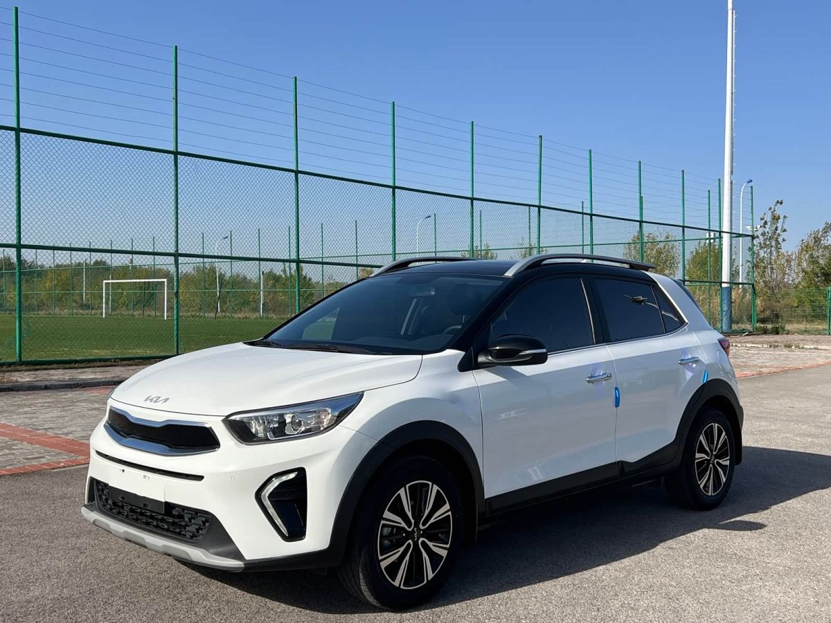 Kia 奕跑, 2024 г., белый, 28 000 км Kia 奕跑, 2024 г., белый, 28 000 км