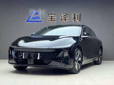 Changan Qiyuan A06, 2025 г., серебристый / серый, 10 км Changan Qiyuan A07, 2026 г., чёрный, 100 км