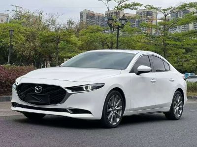 Mazda 马自达3 昂克赛拉, 2021 г., белый, 28 000 км Mazda 马自达3 昂克赛拉, 2022 г., белый, 67 000 км
