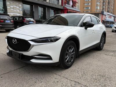 Mazda 3 Axela, 2025 г., белый, 15 600 км Mazda CX-4, 2022 г., белый, 14 000 км