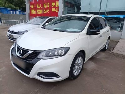 Nissan TIIDA, 2021 г., красный / фиолетовый, 51 000 км Nissan 骐达TIIDA, 2023 г., белый, 46 400 км
