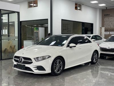 Mercedes-Benz A-Class, 2022 г., белый, 30 000 км Mercedes-Benz A级 2022 A 180 L 运动轿车