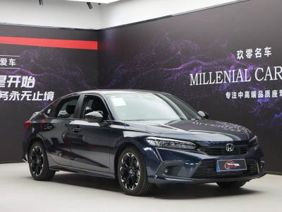 Honda Civic, 2024 г., синий, 42 700 км Honda Civic, 2026 г., синий, 100 км