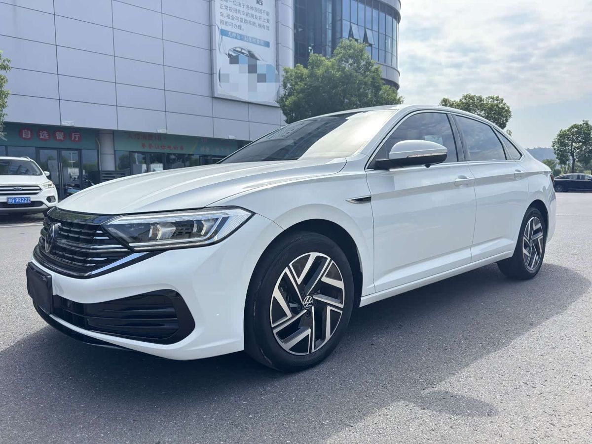 Volkswagen Sagitar, 2024 г., белый, 17 000 км Volkswagen Sagitar 2024 300TSI DSG комплектация «Чаоюэ»