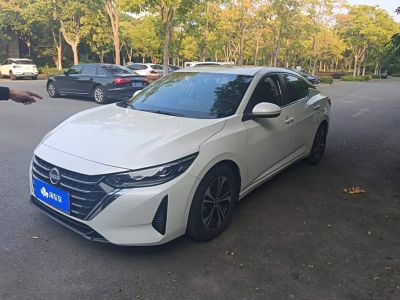Nissan Sylphy, 2024 г., чёрный, 37 000 км Nissan Sylphy, 2025 г., белый, 15 800 км
