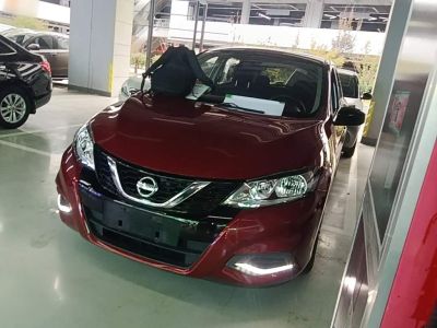 Nissan TIIDA, 2021 г., красный / фиолетовый, 51 000 км Nissan 骐达TIIDA, 2022 г., красный / фиолетовый, 35 800 км