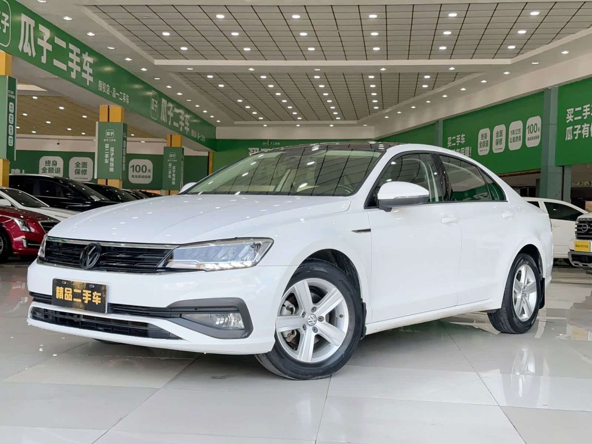 Volkswagen Lamando, 2021 г., белый, 50 000 км Volkswagen Lamando 2021 230TSI DSG комплектация «Стиль»
