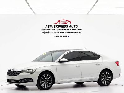Skoda Octavia, 2023 г., белый, 34 200 км Skoda 速派, 2023 г., белый, 32 400 км